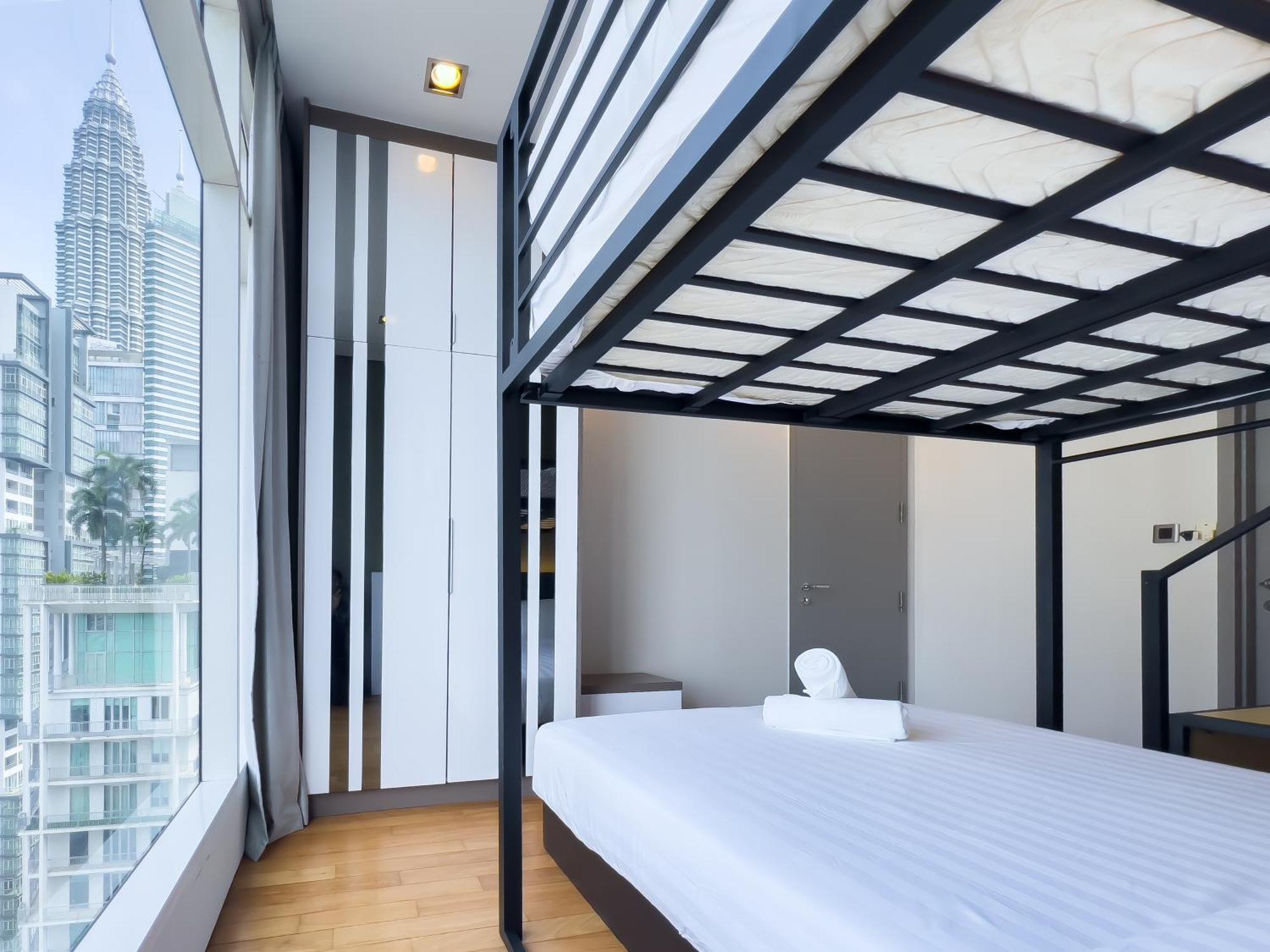 Soho Suites Klcc By Guesthouse Куала Лумпур Екстериор снимка