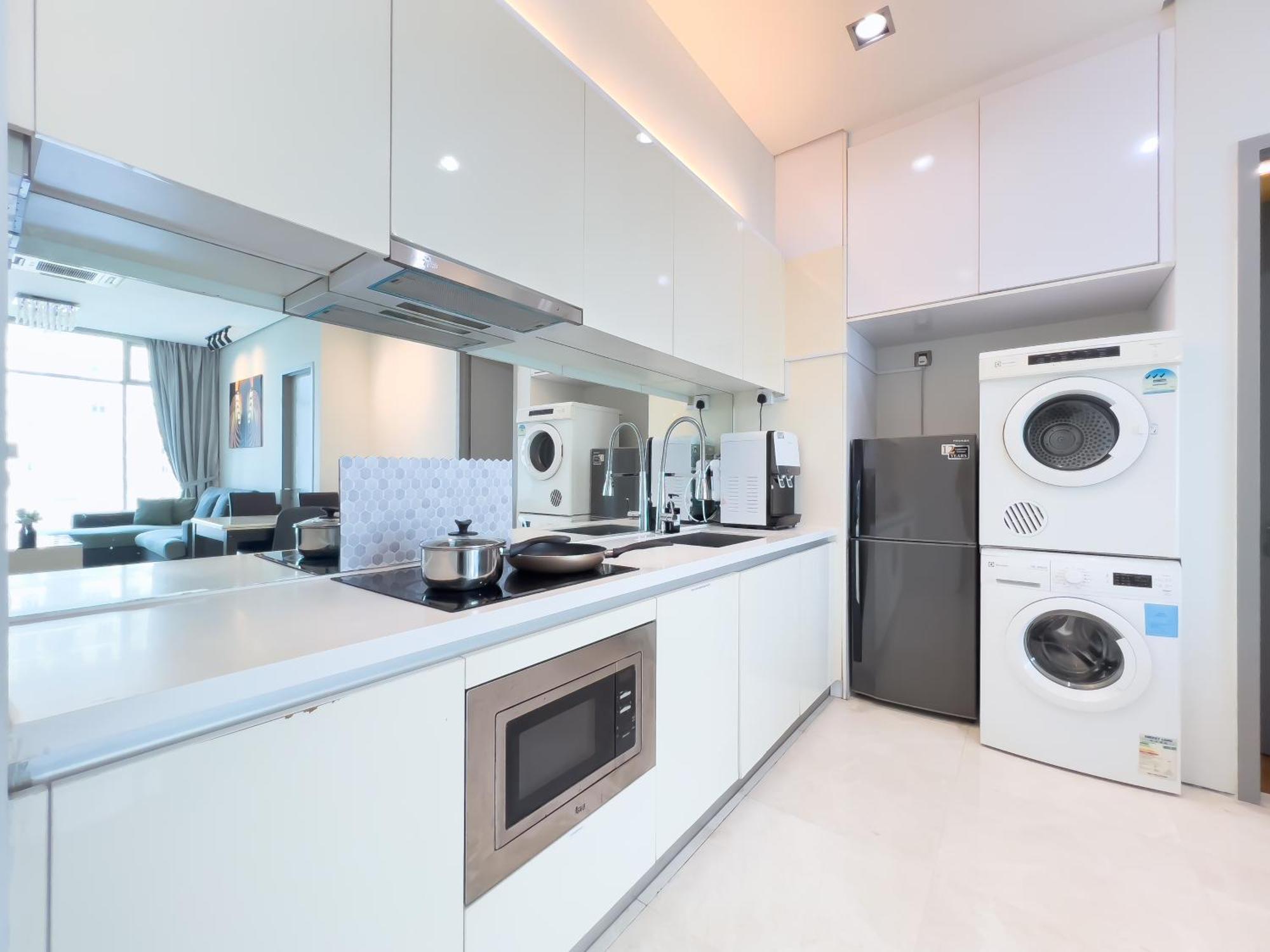 Soho Suites Klcc By Guesthouse Куала Лумпур Екстериор снимка